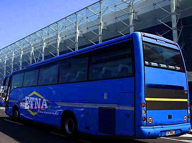 フォンタナ･ロッサ空港のバス