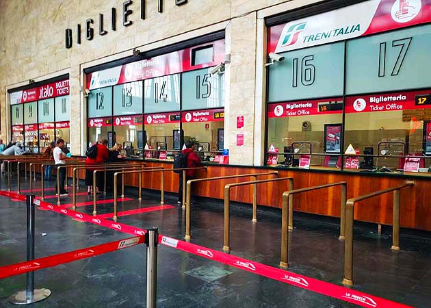 フィレンツェSMN駅のチケット売場、チケットの購入方法、列車の乗り方