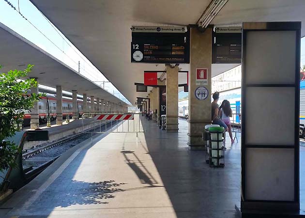 列車でフィレンツェ･サンタ･マリア･ノヴェッラ駅へアクセス
