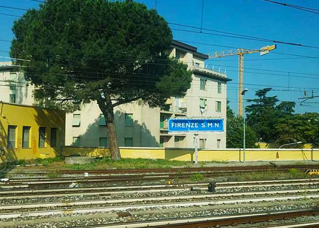 列車でフィレンツェ･サンタ･マリア･ノヴェッラ駅へアクセス