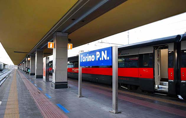 列車でトリノへアクセス　トリノ･ポルタ･ヌオーヴァ駅