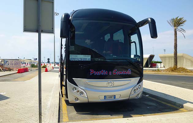 ファルコーネ･ボルセリーノ空港のシャトルバス