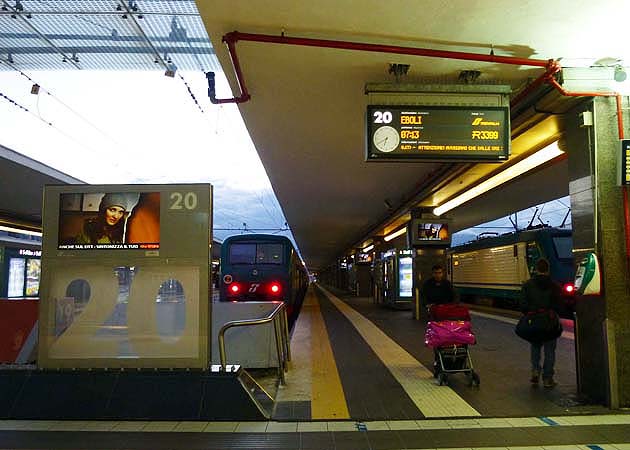 イタリアの駅と列車