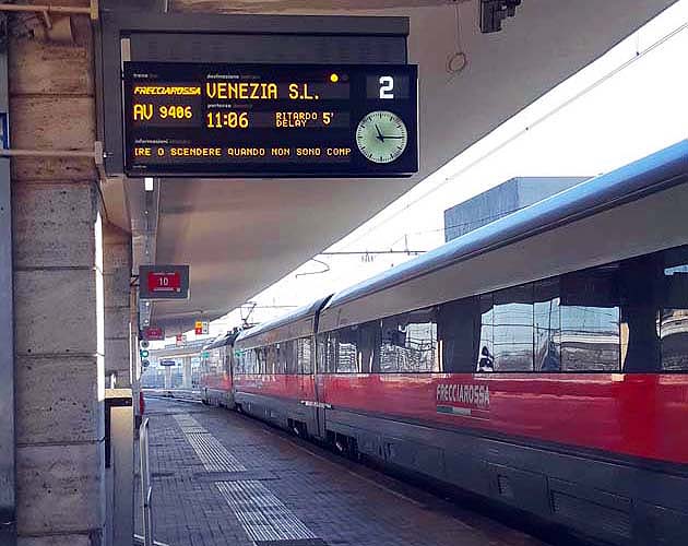 列車でパドヴァへアクセス　パドヴァ駅